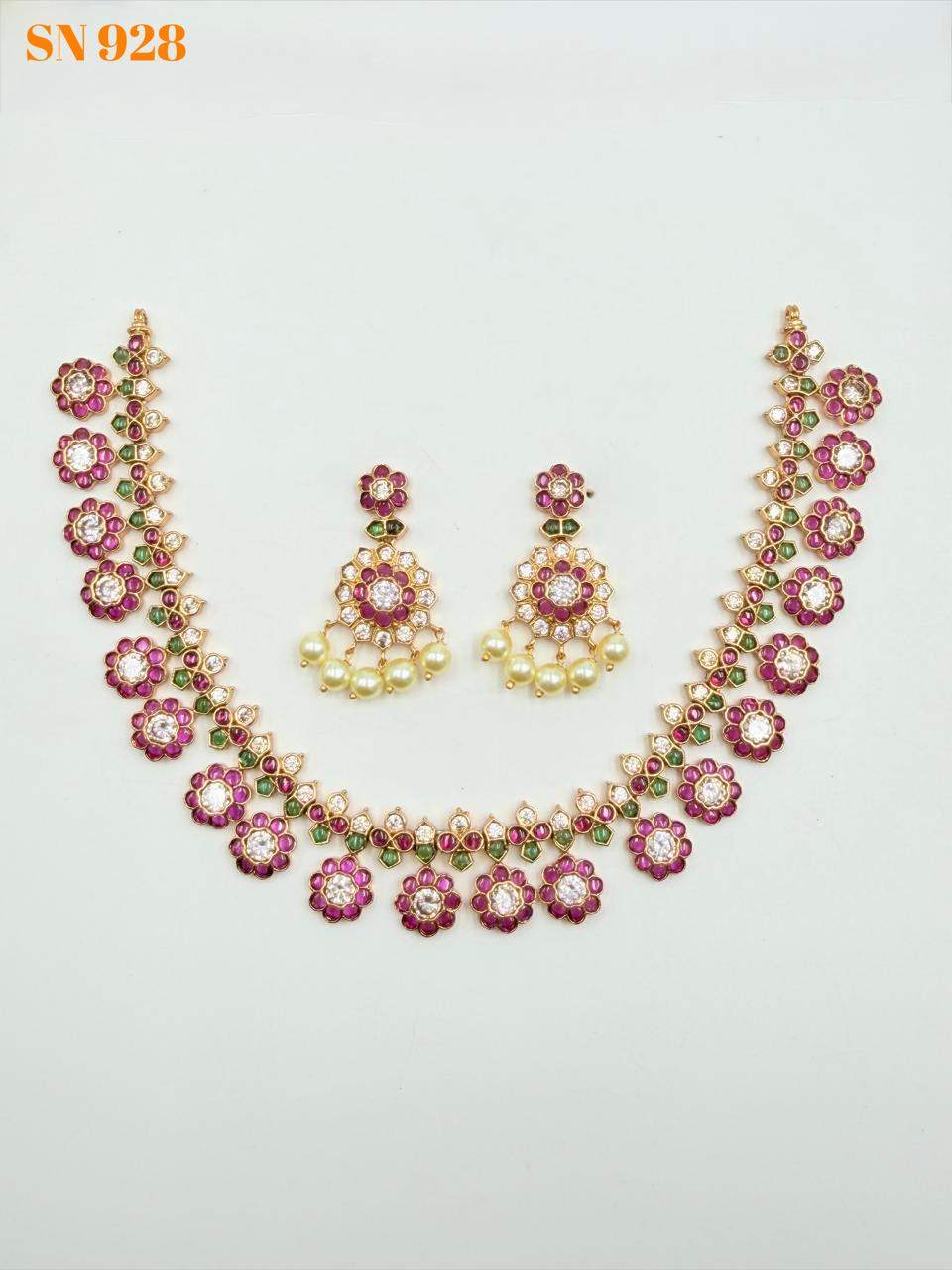 Short Neckless Set