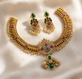 Short Necklace Set