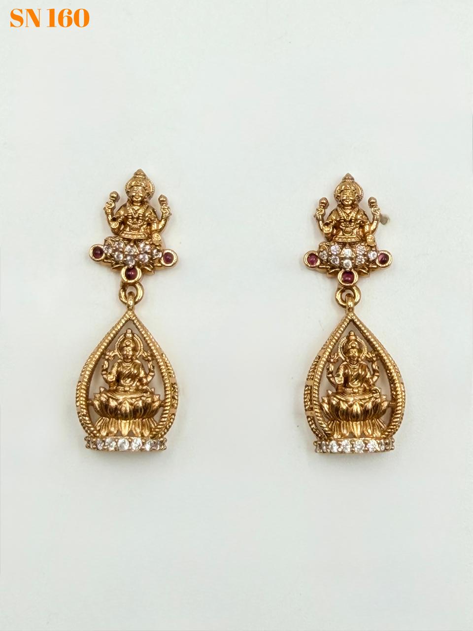 EARRING
