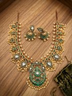 Short Necklace Set