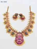 Short Necklace Set