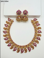 Short Necklace Set
