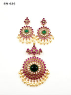 Emerald Kundan Pendant Set