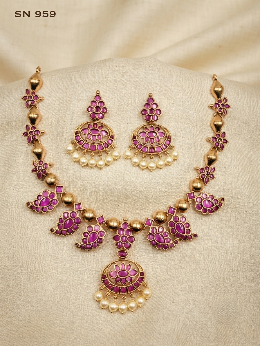 Chandbali Design Kundan Necklace Set