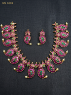 Cluster Short Necklace Set