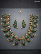 Cluster Short Necklace Set
