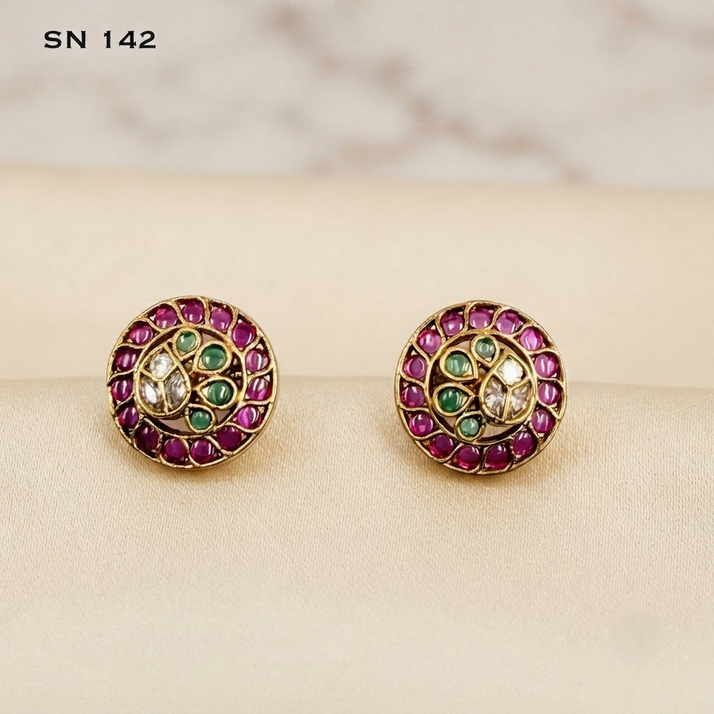 Gold-Toned Round Kundan Stud