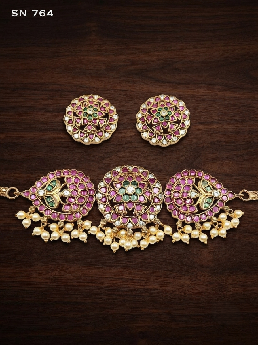 Floral Round Choker with Pearl